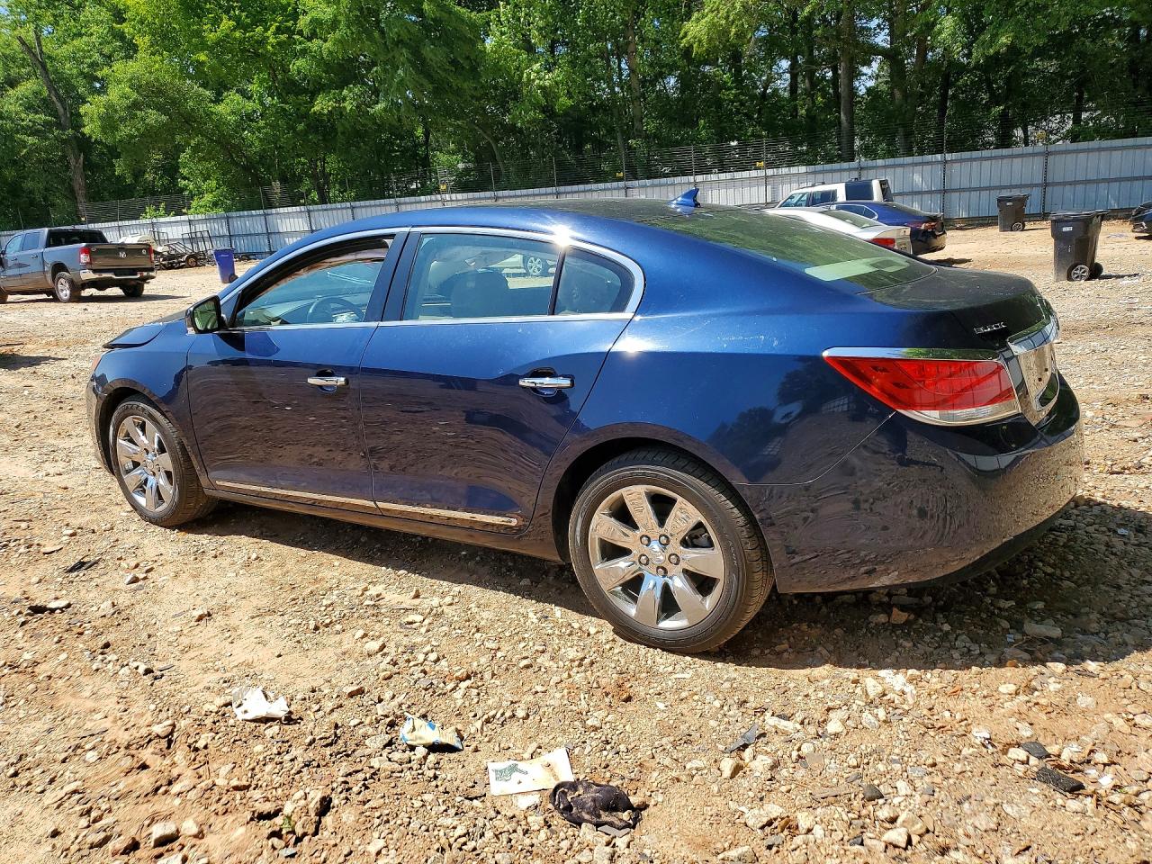BUICK LACROSSE 2010 — 3