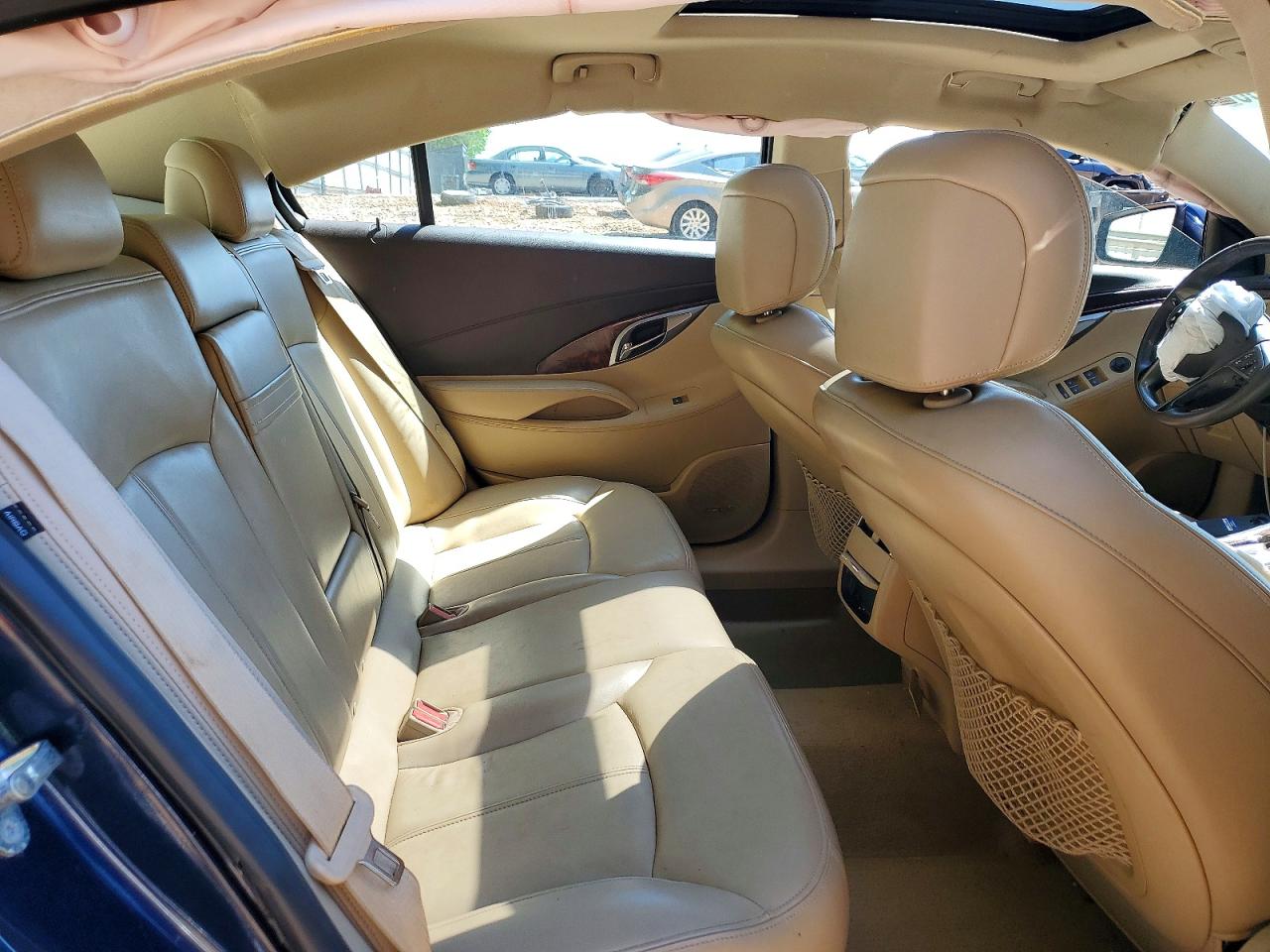 BUICK LACROSSE 2010 — 11