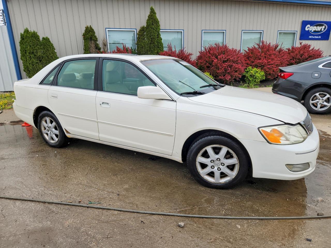 TOYOTA AVALON 2003 — 5