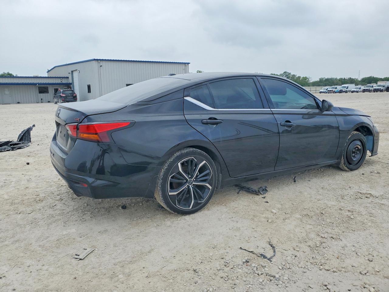 NISSAN ALTIMA 2025 — 4