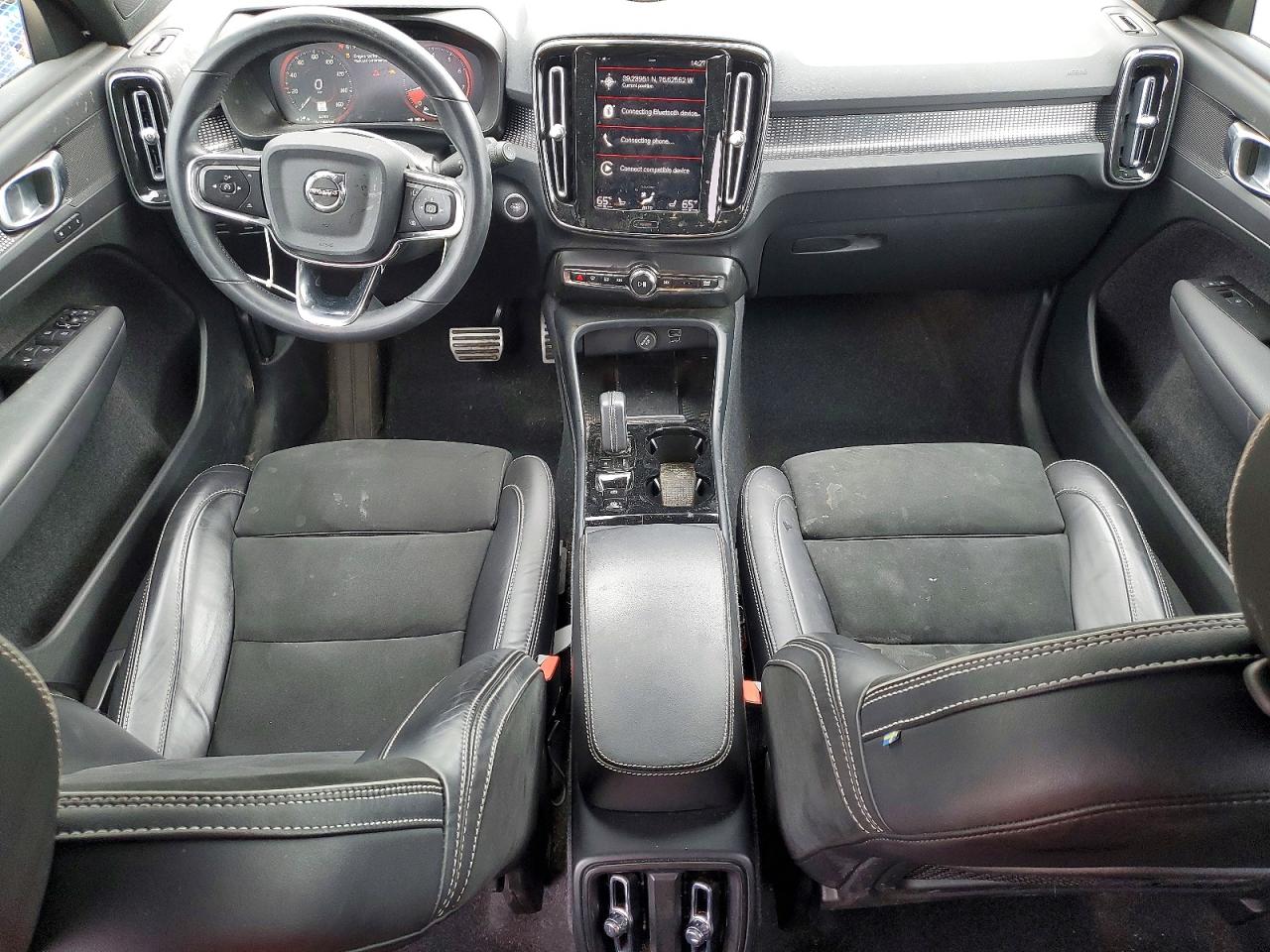 VOLVO XC40 2022 — 9