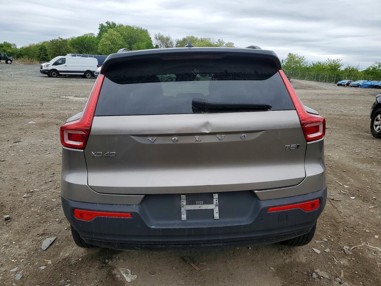 VOLVO XC40 2022 — 7