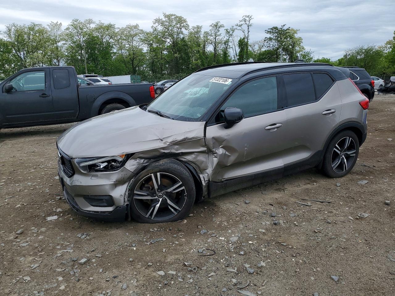 VOLVO XC40 2022 — 2
