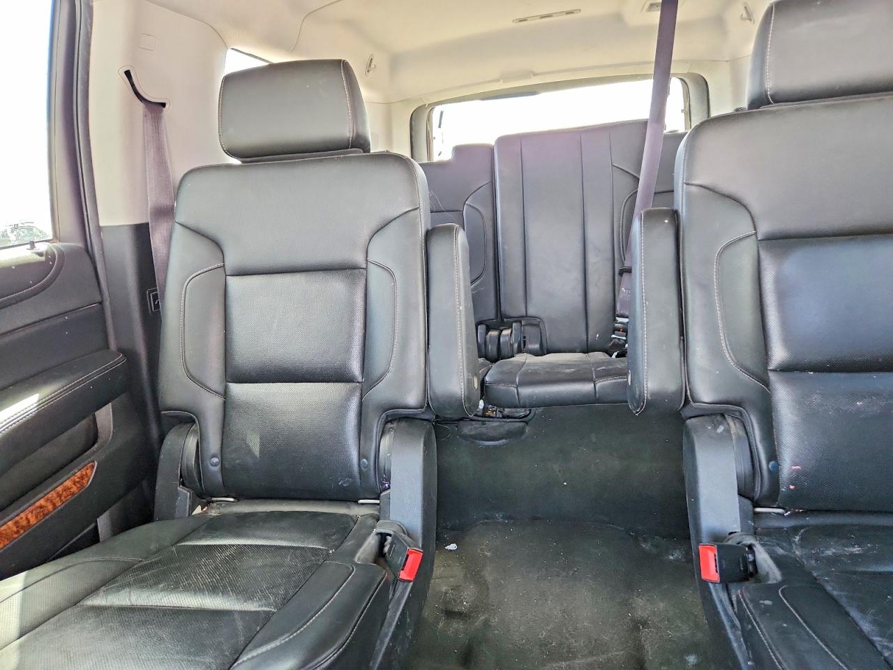 CHEVROLET SUBURBAN 2015 — 11