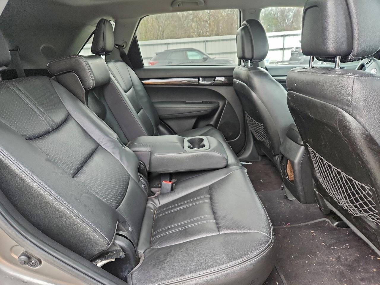 KIA SORENTO 2012 — 12