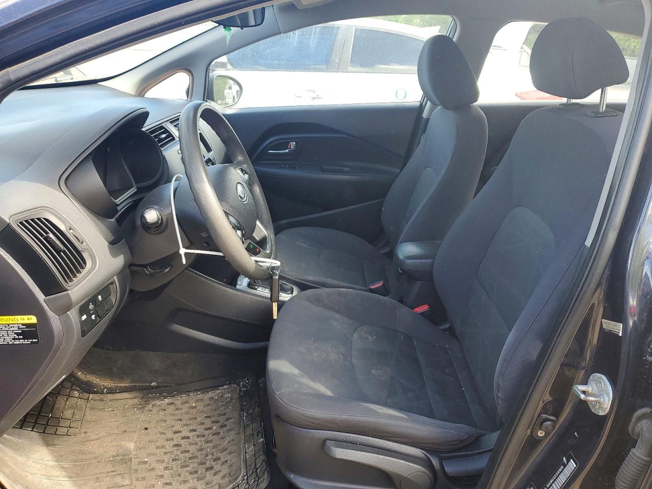 KIA RIO 2012 — 8