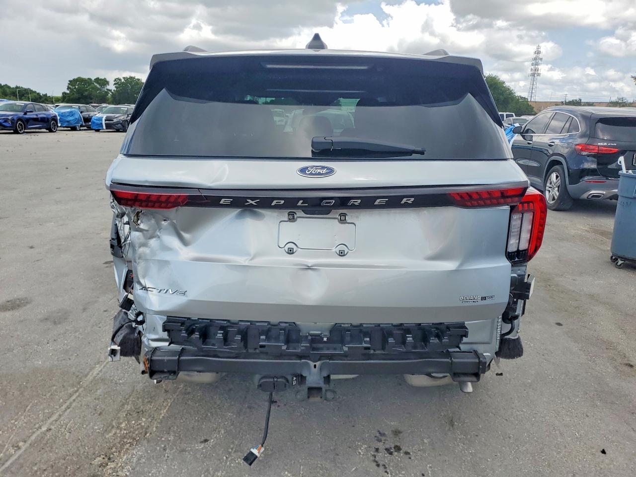FORD EXPLORER 2025 — 7