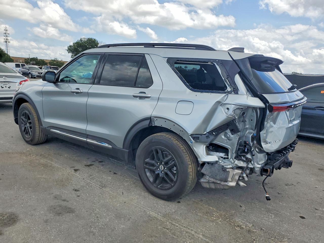 FORD EXPLORER 2025 — 3