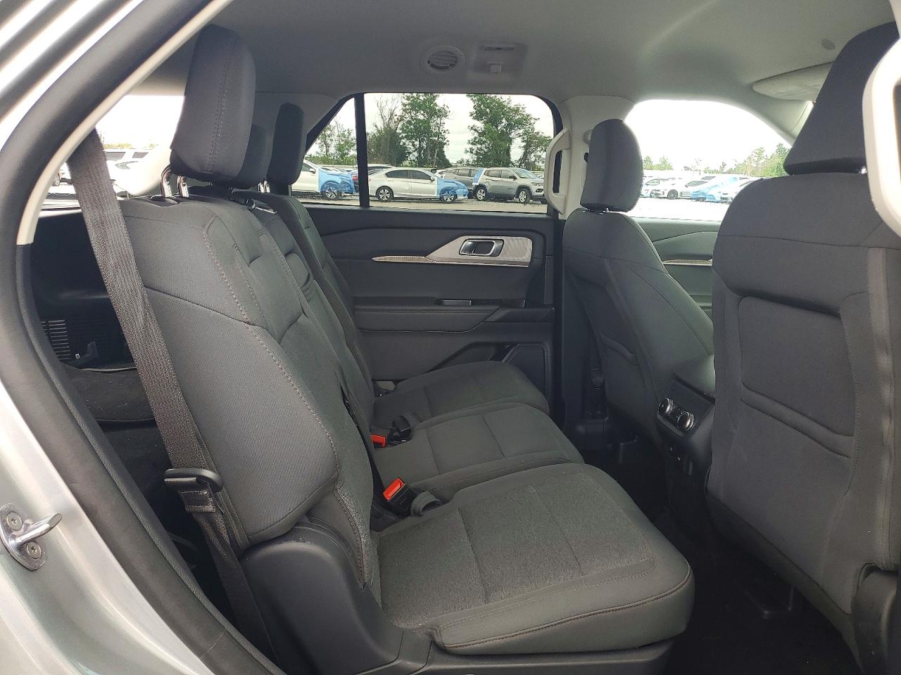 FORD EXPLORER 2025 — 12
