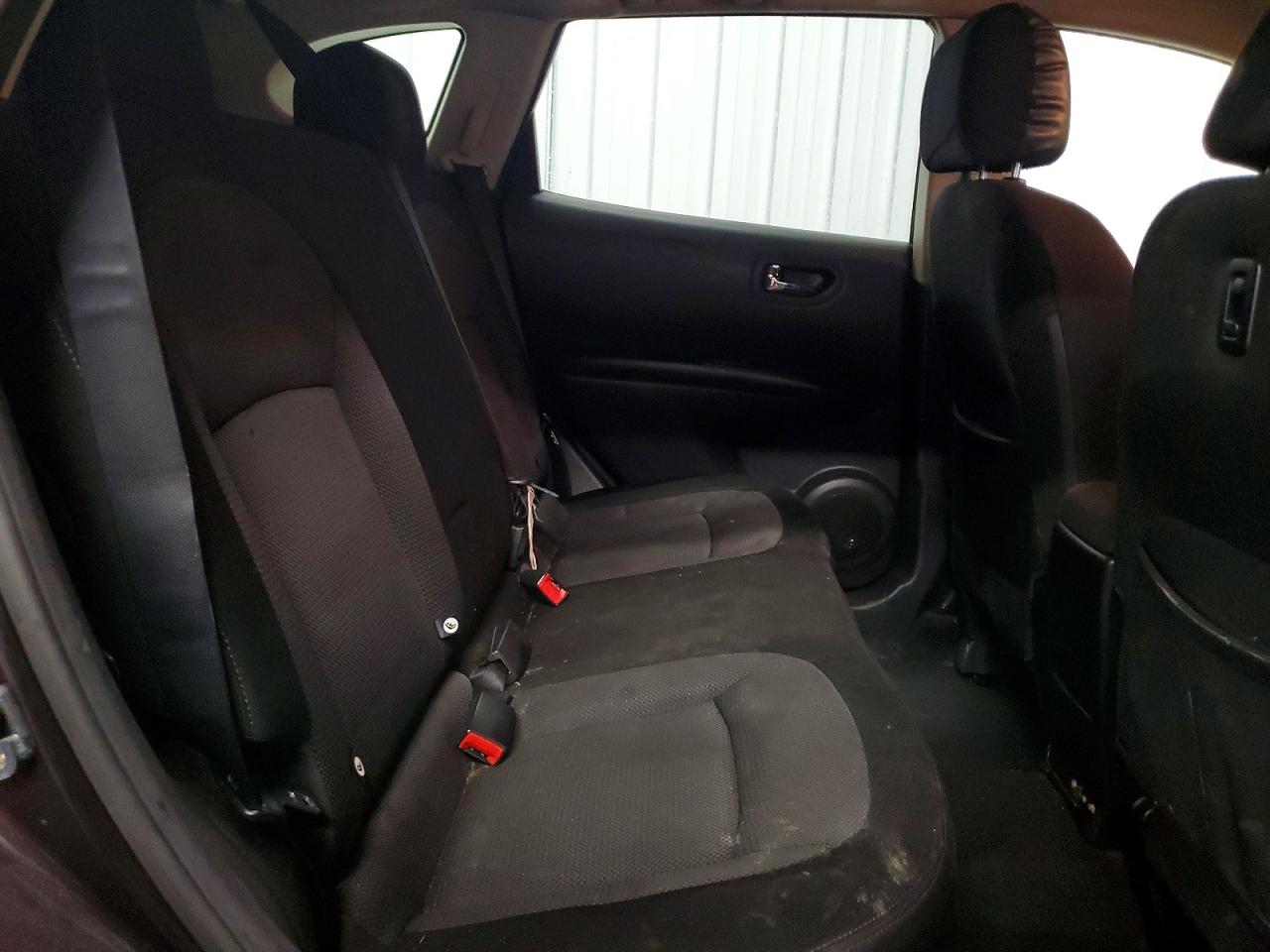 NISSAN ROGUE 2011 — 12