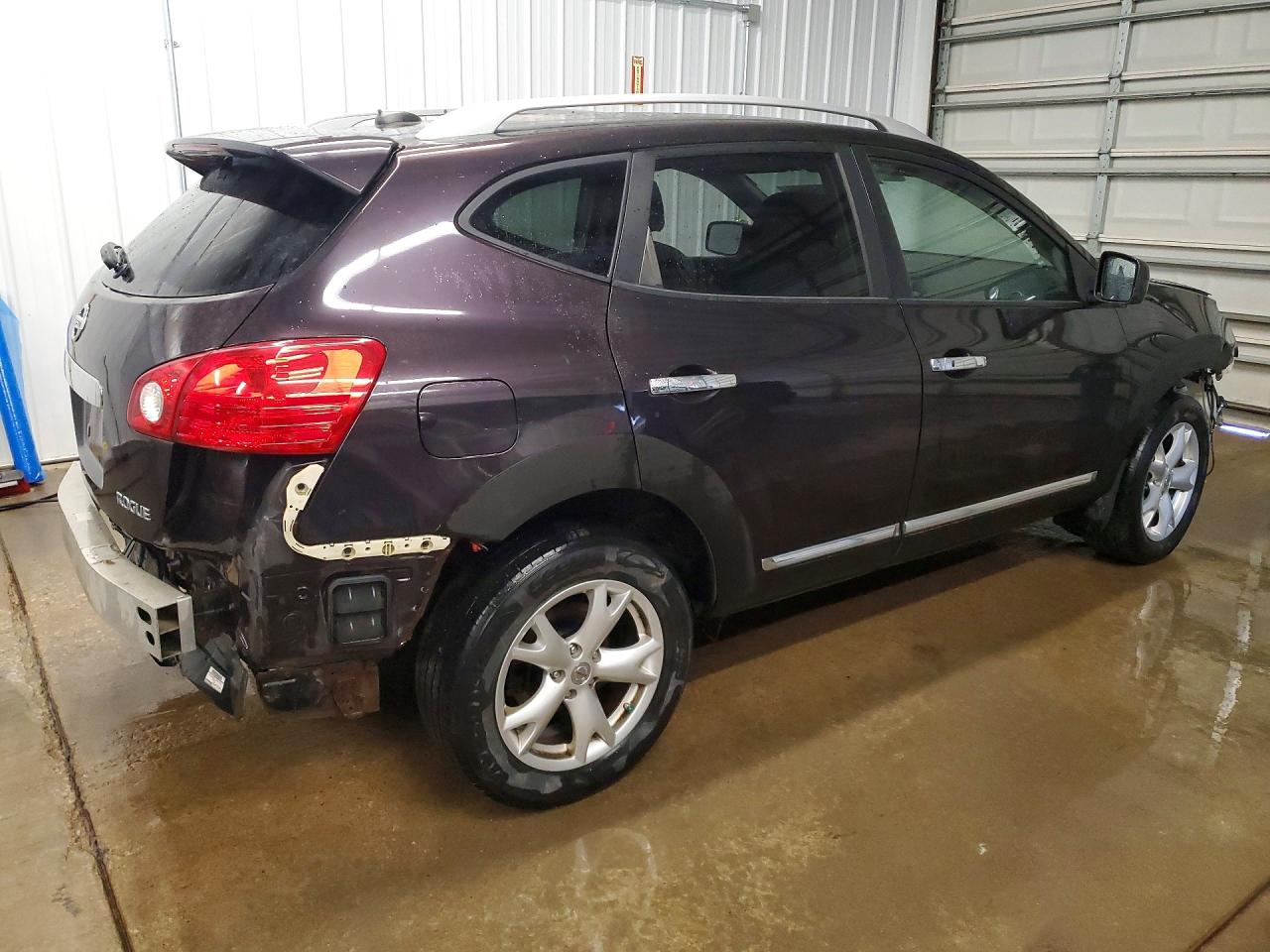 NISSAN ROGUE 2011 — 4