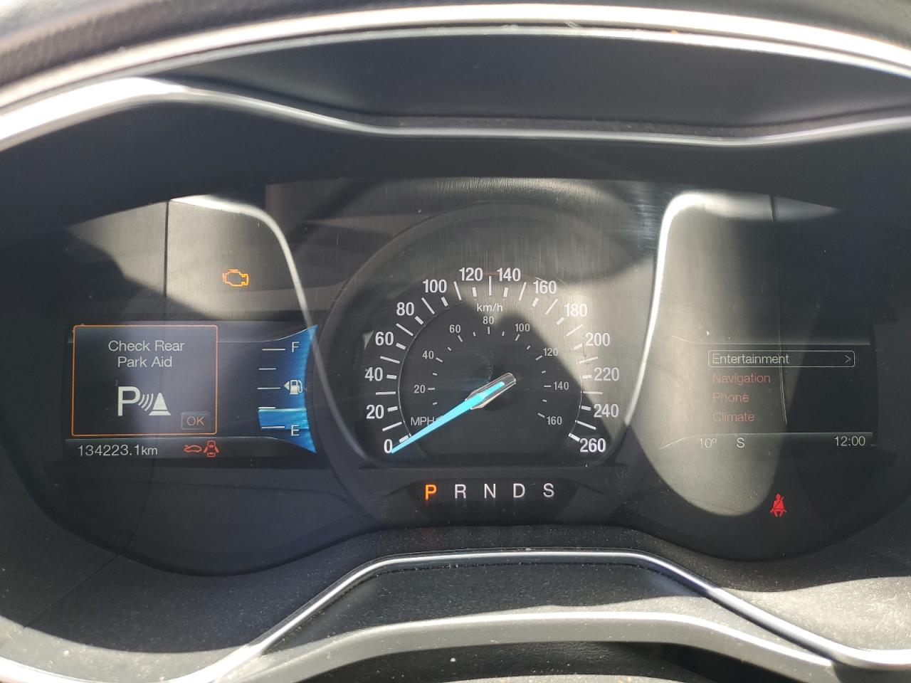 FORD FUSION 2016 — 10