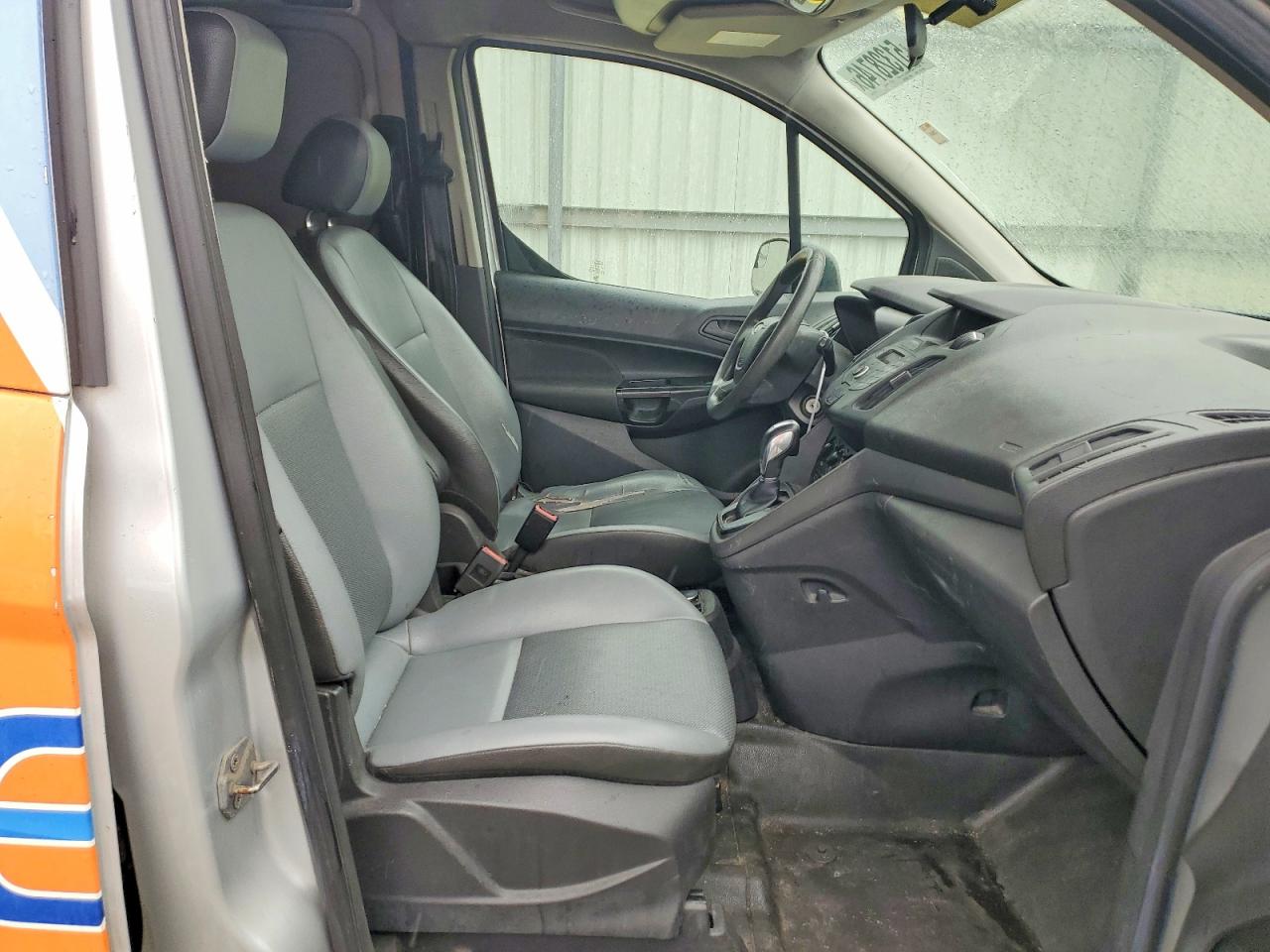 FORD TRANSIT CONNECT 2017 — 12