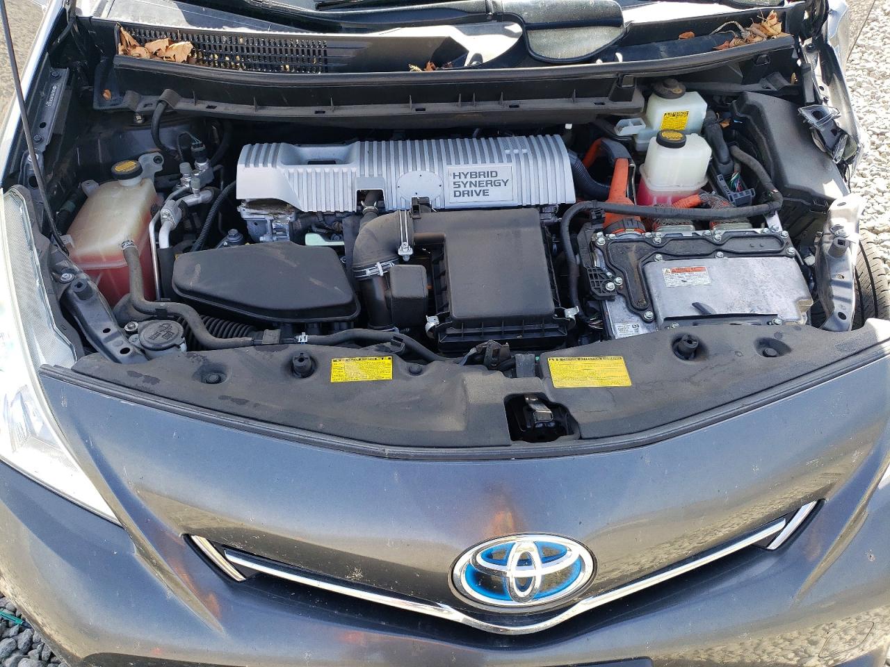 TOYOTA PRIUS V 2012 — 13