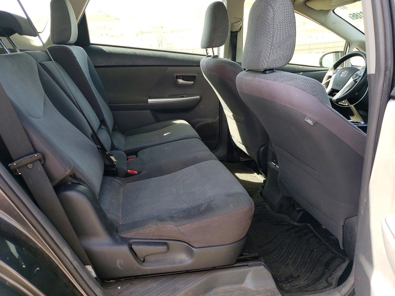 TOYOTA PRIUS V 2012 — 12