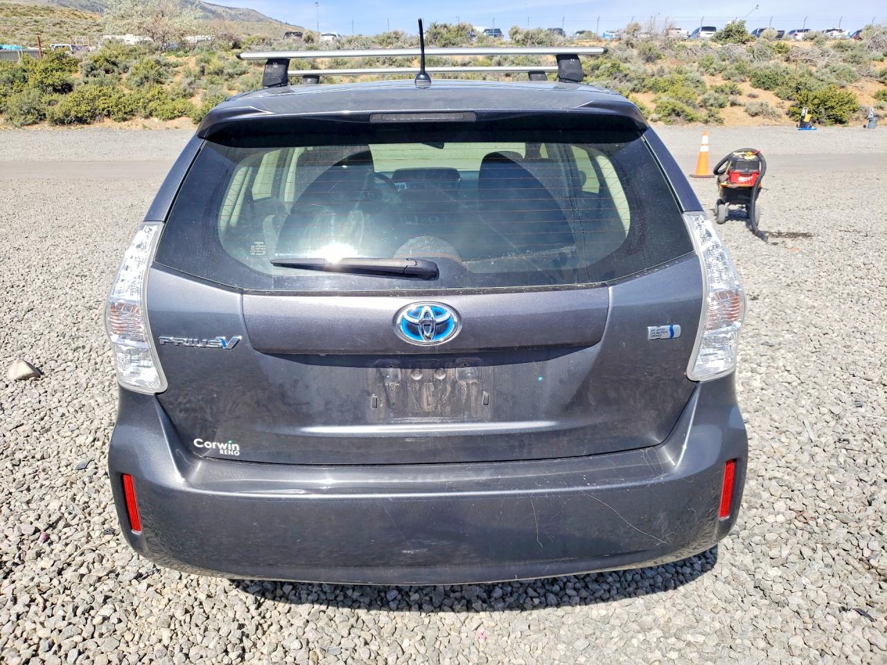 TOYOTA PRIUS V 2012 — 7
