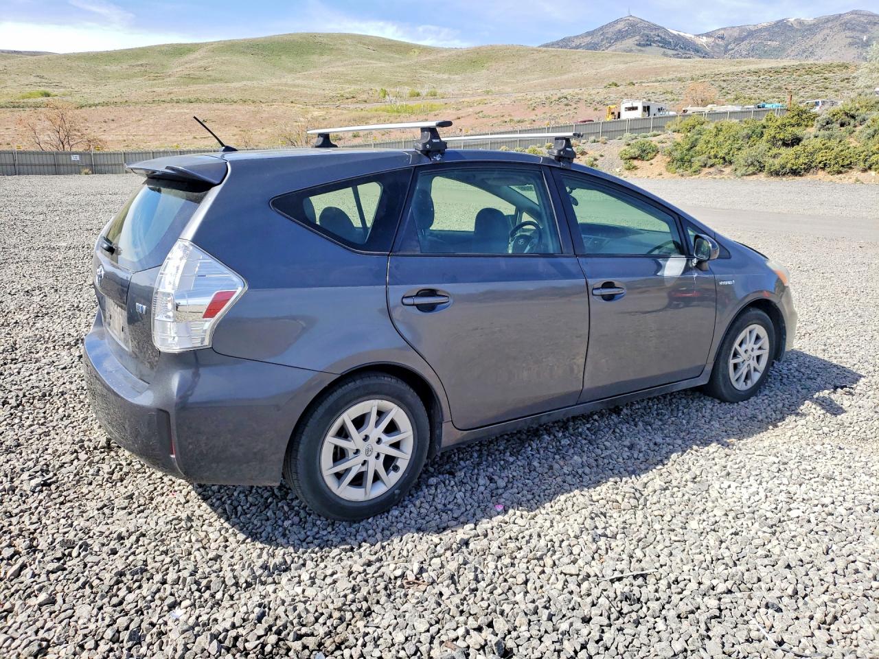 TOYOTA PRIUS V 2012 — 4