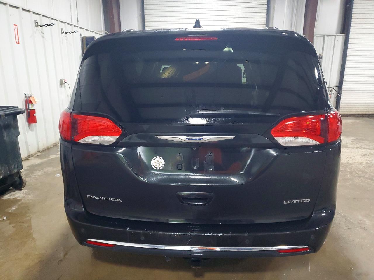 CHRYSLER PACIFICA 2018 — 7