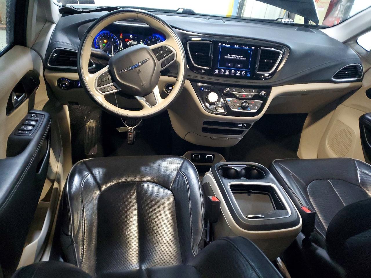 CHRYSLER PACIFICA 2018 — 9