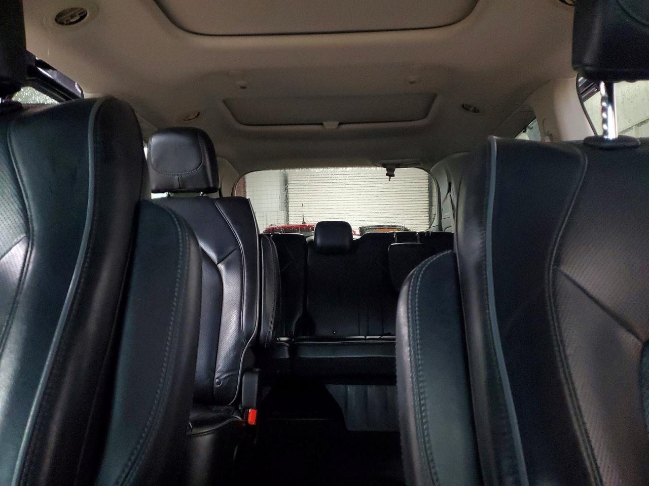 CHRYSLER PACIFICA 2018 — 11