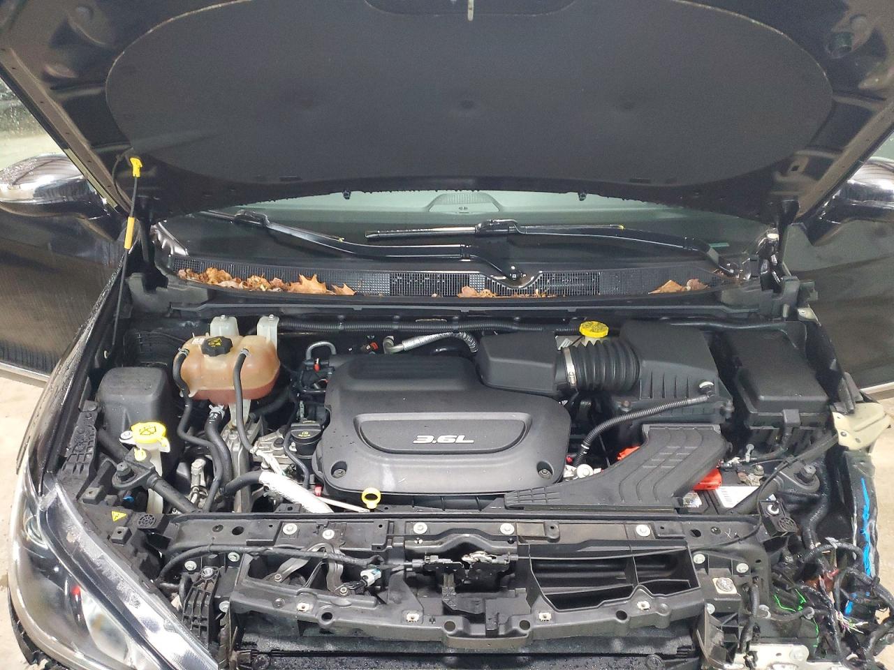 CHRYSLER PACIFICA 2018 — 13