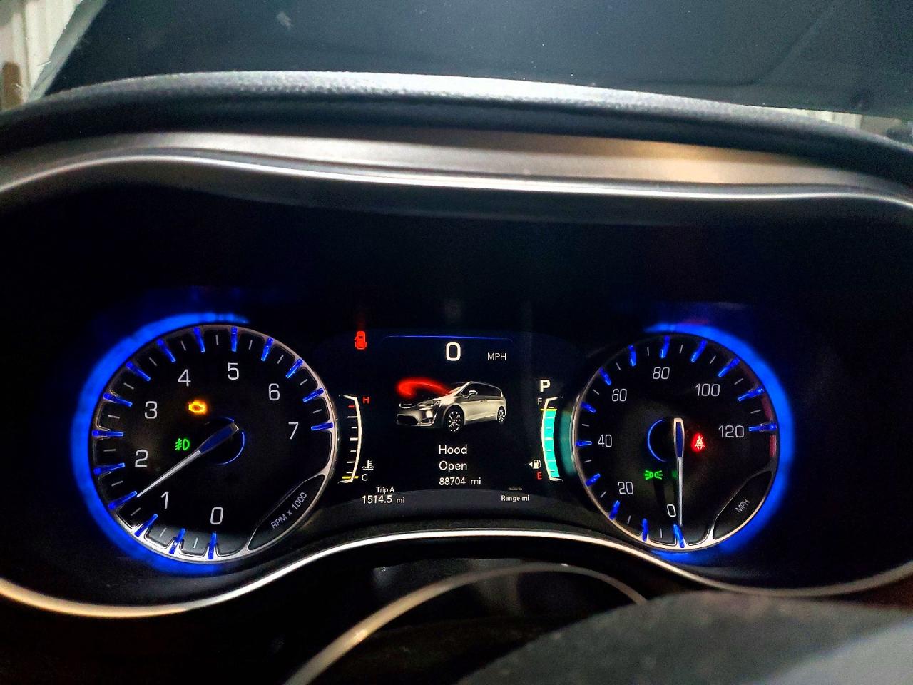 CHRYSLER PACIFICA 2018 — 10