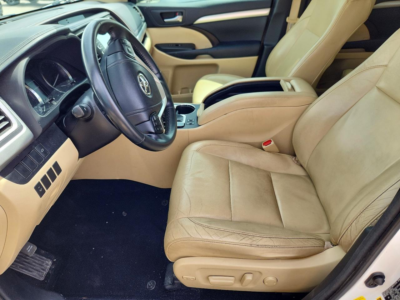 TOYOTA HIGHLANDER 2015 — 8