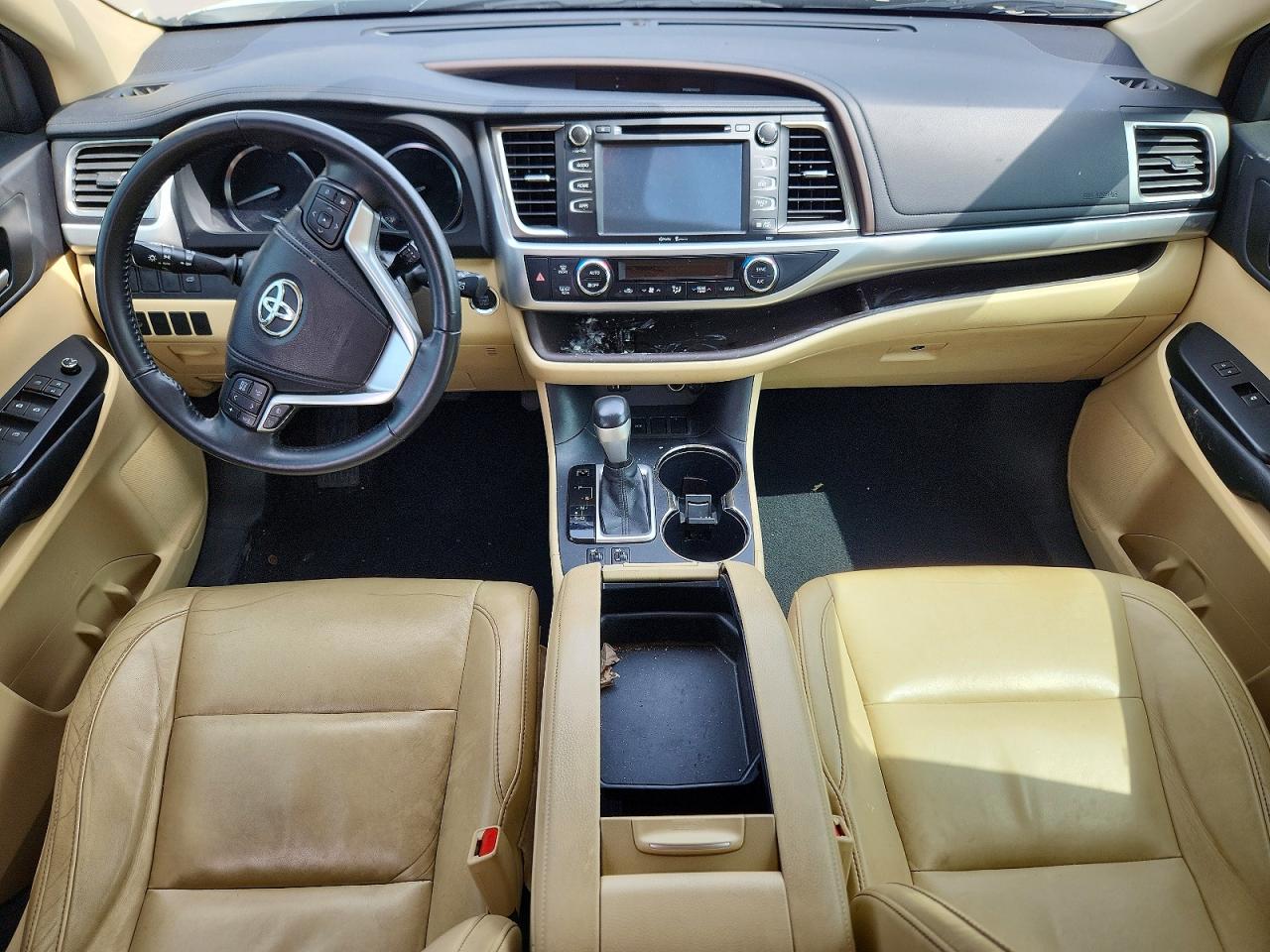 TOYOTA HIGHLANDER 2015 — 9