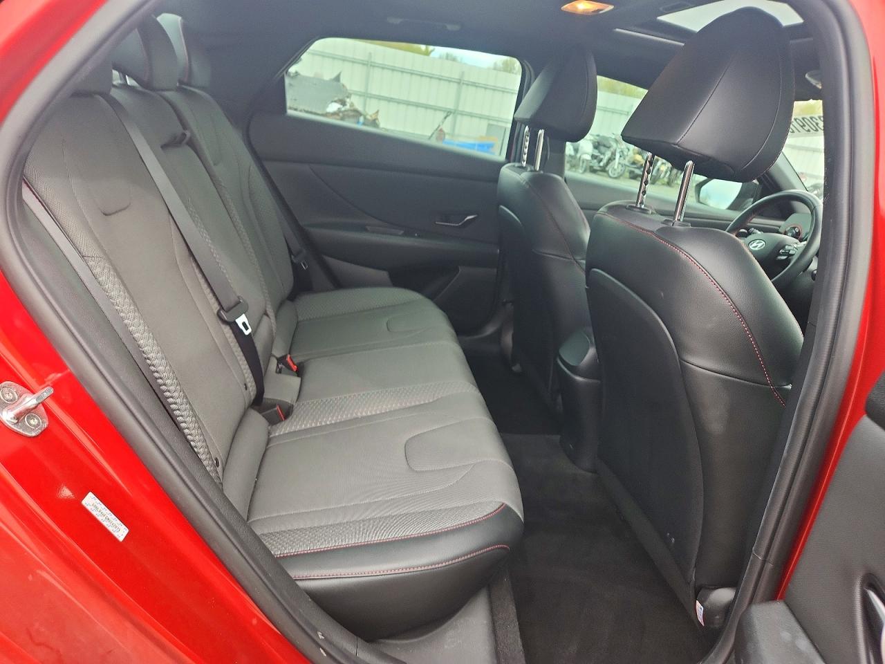 HYUNDAI ELANTRA 2022 — 11