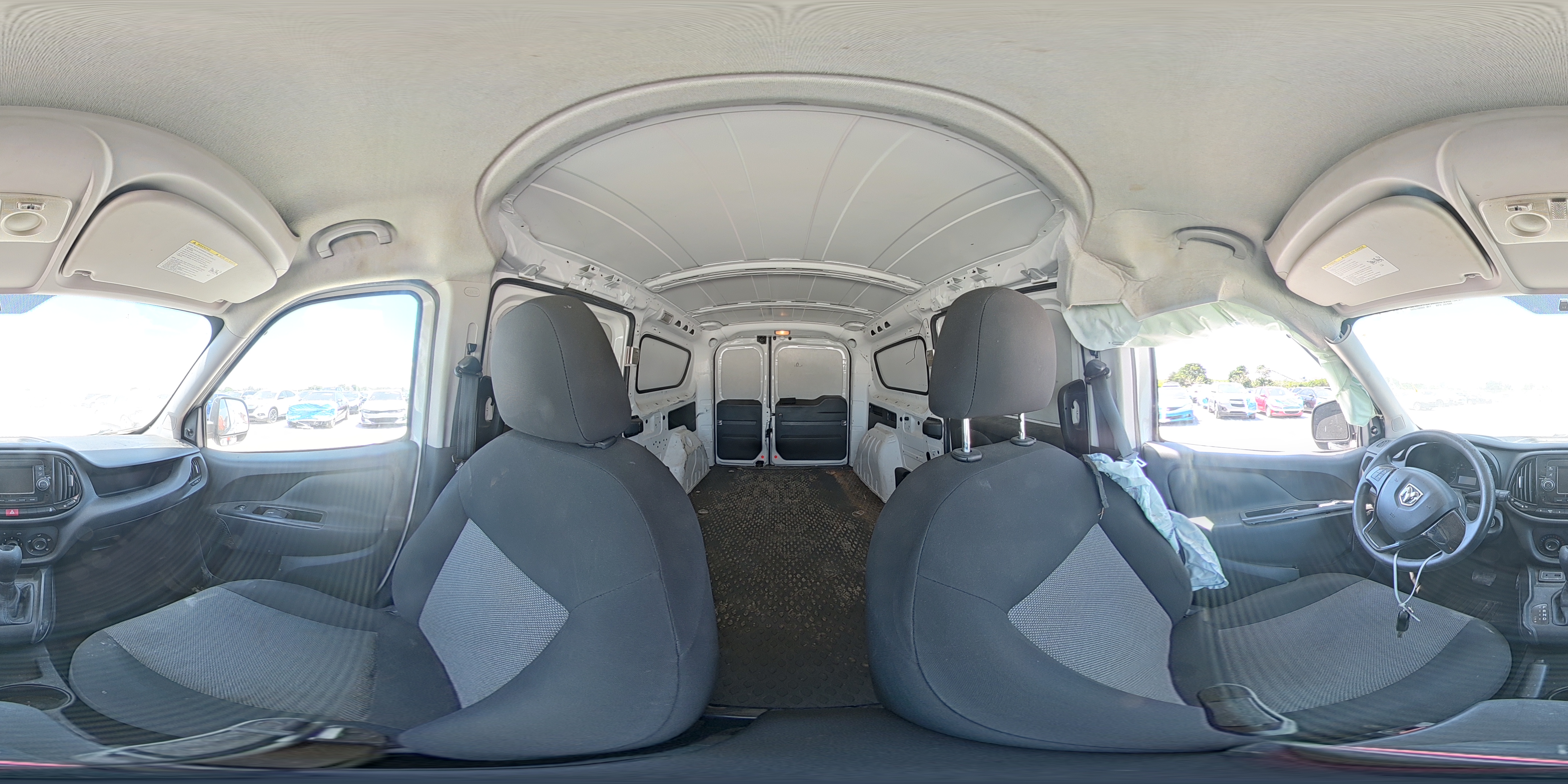 RAM PROMASTER CITY 2018 — 14