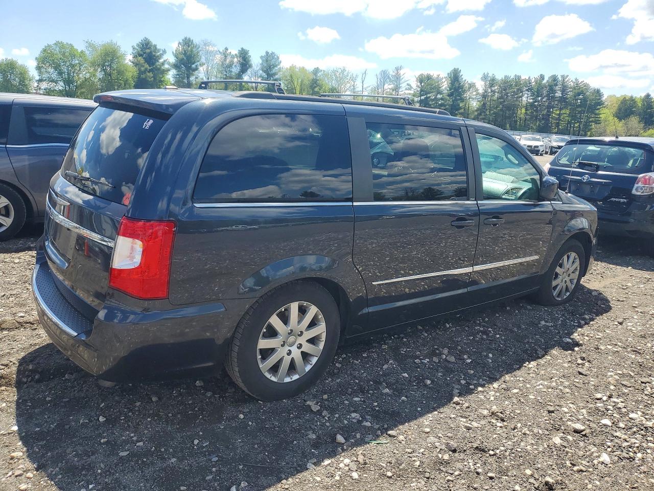 CHRYSLER TOWN & COUNTRY 2014 — 4