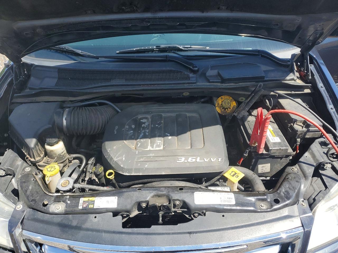 CHRYSLER TOWN & COUNTRY 2014 — 13