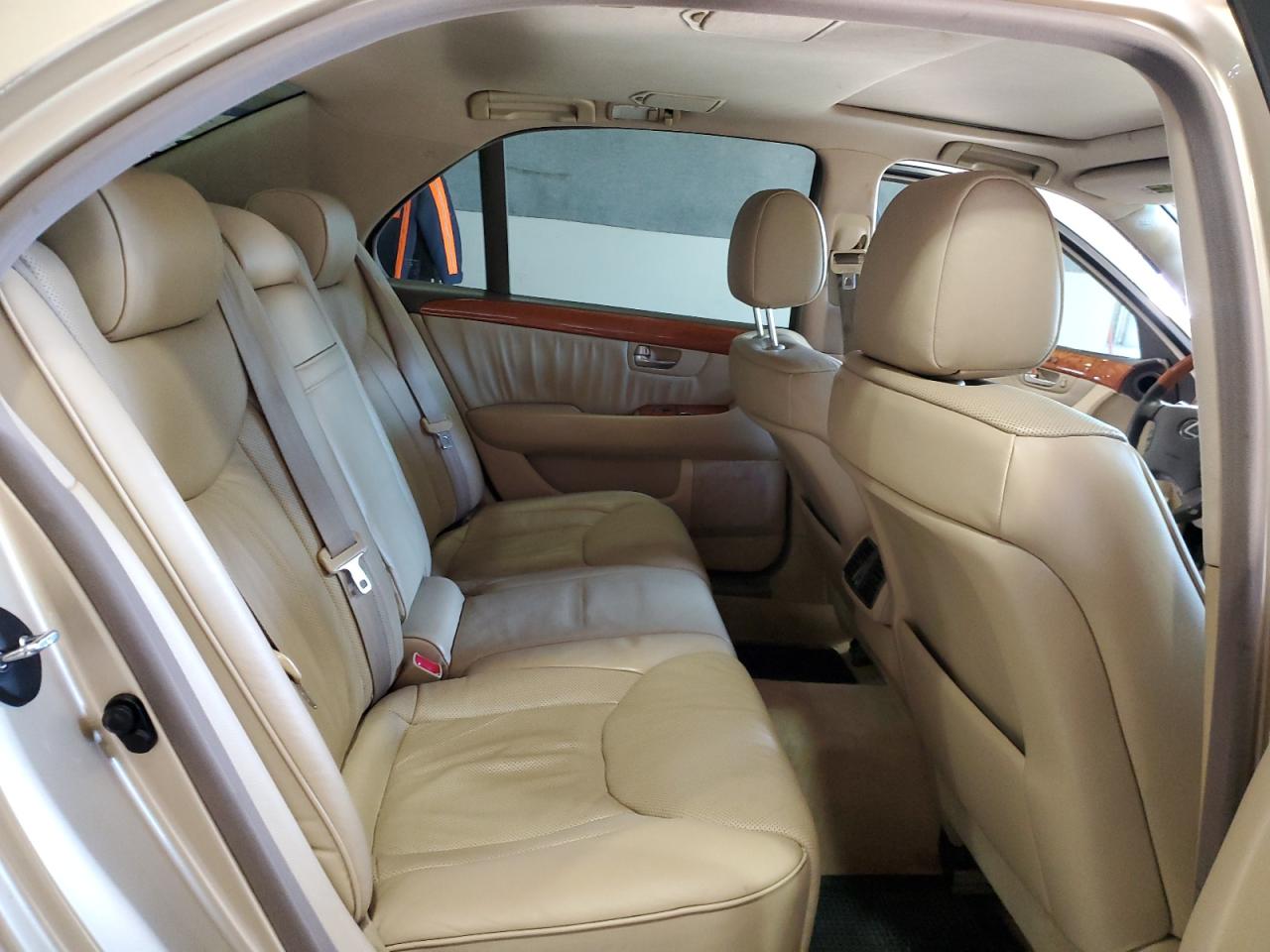 LEXUS LS 2004 — 11