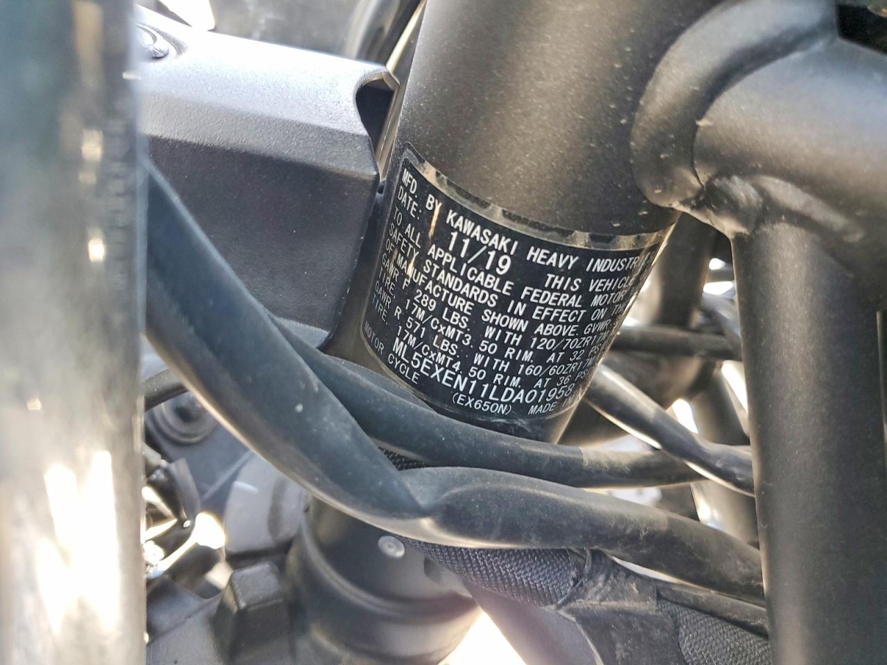 KAWASAKI EX650 2020 — 10