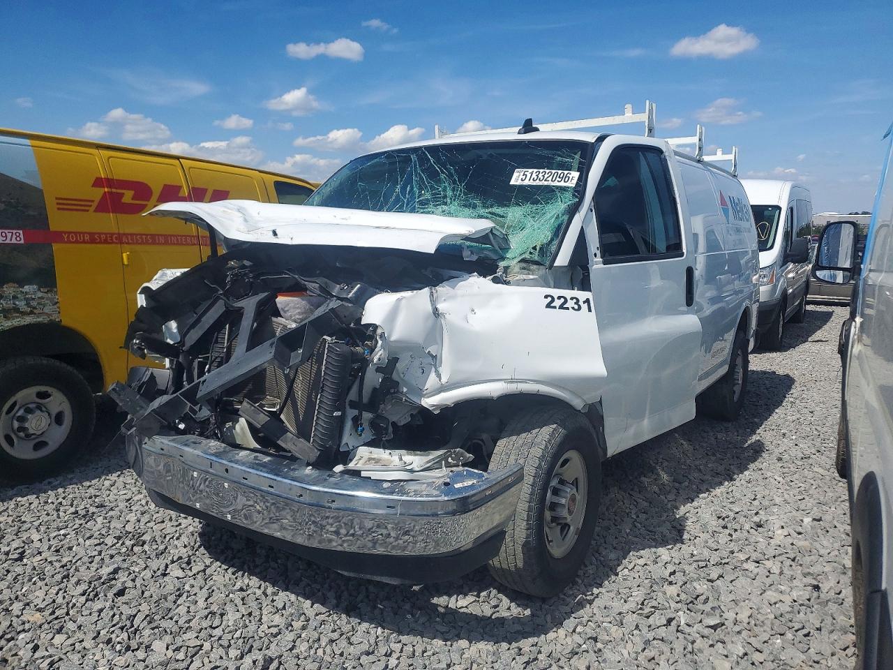 GMC SAVANA 2023 — 3