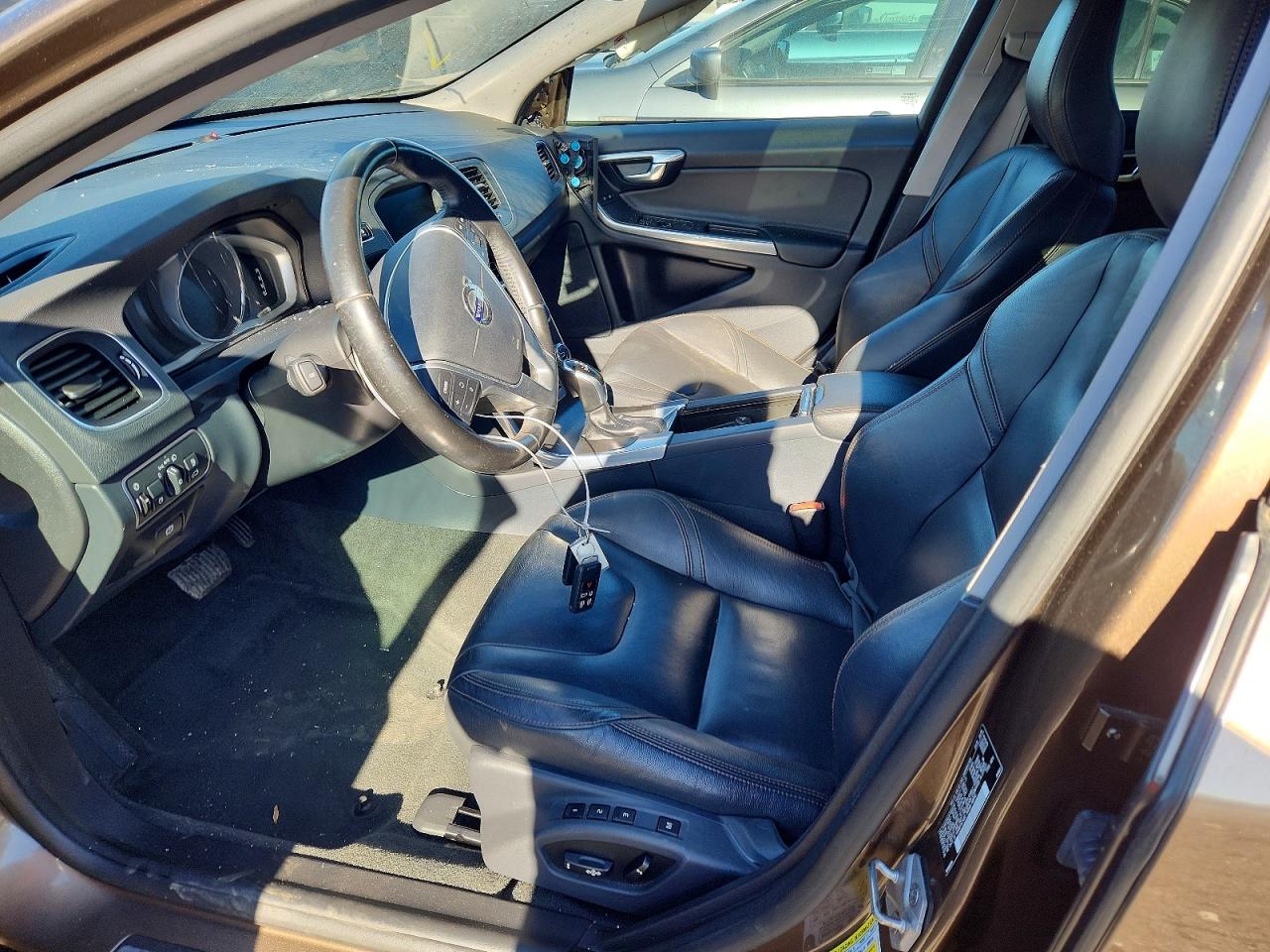 VOLVO V60 CROSS COUNTRY 2015 — 8