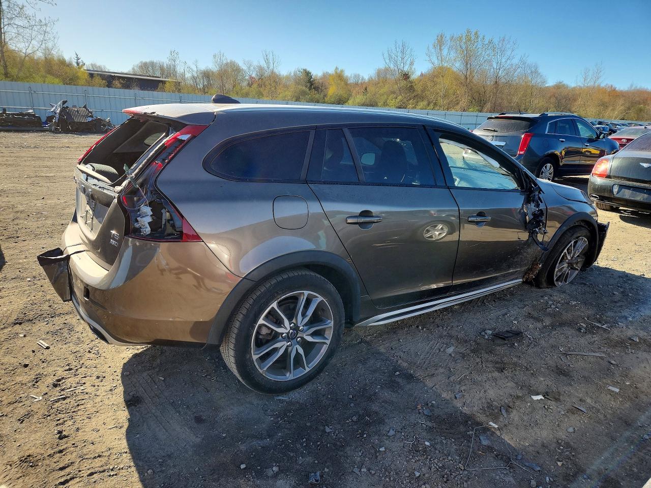 VOLVO V60 CROSS COUNTRY 2015 — 4