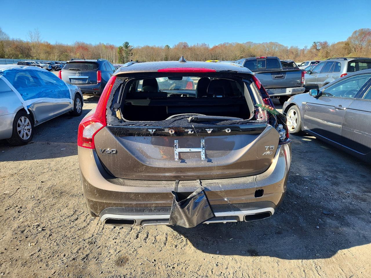 VOLVO V60 CROSS COUNTRY 2015 — 7