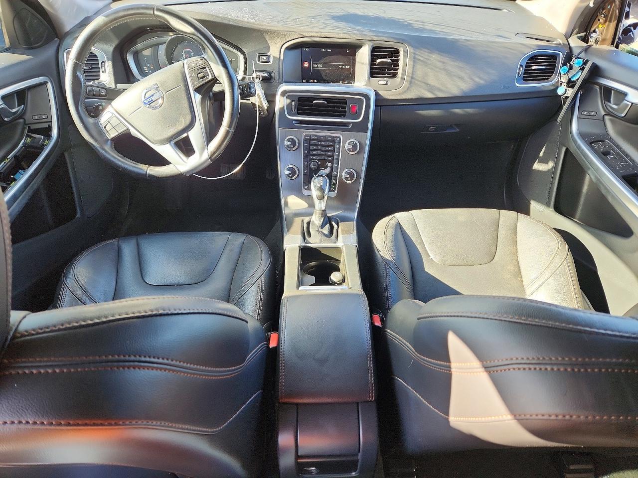 VOLVO V60 CROSS COUNTRY 2015 — 9