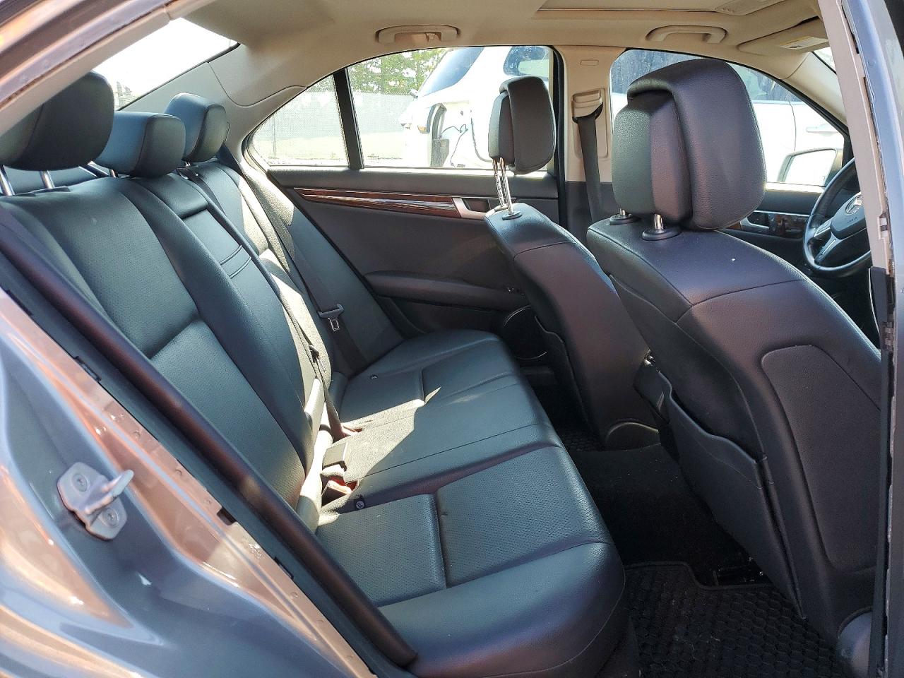 MERCEDES-BENZ C 2012 — 11