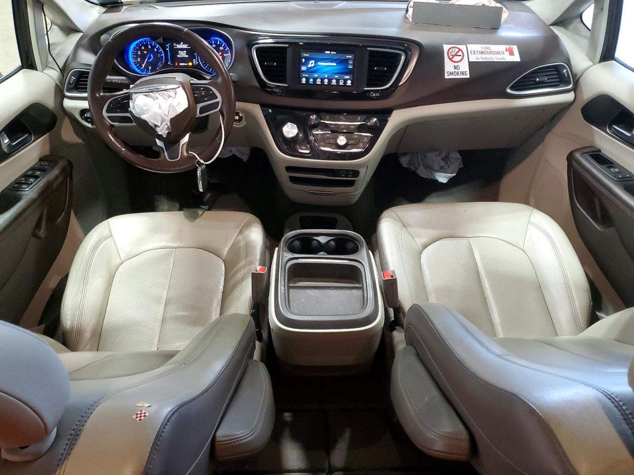 CHRYSLER PACIFICA 2019 — 9