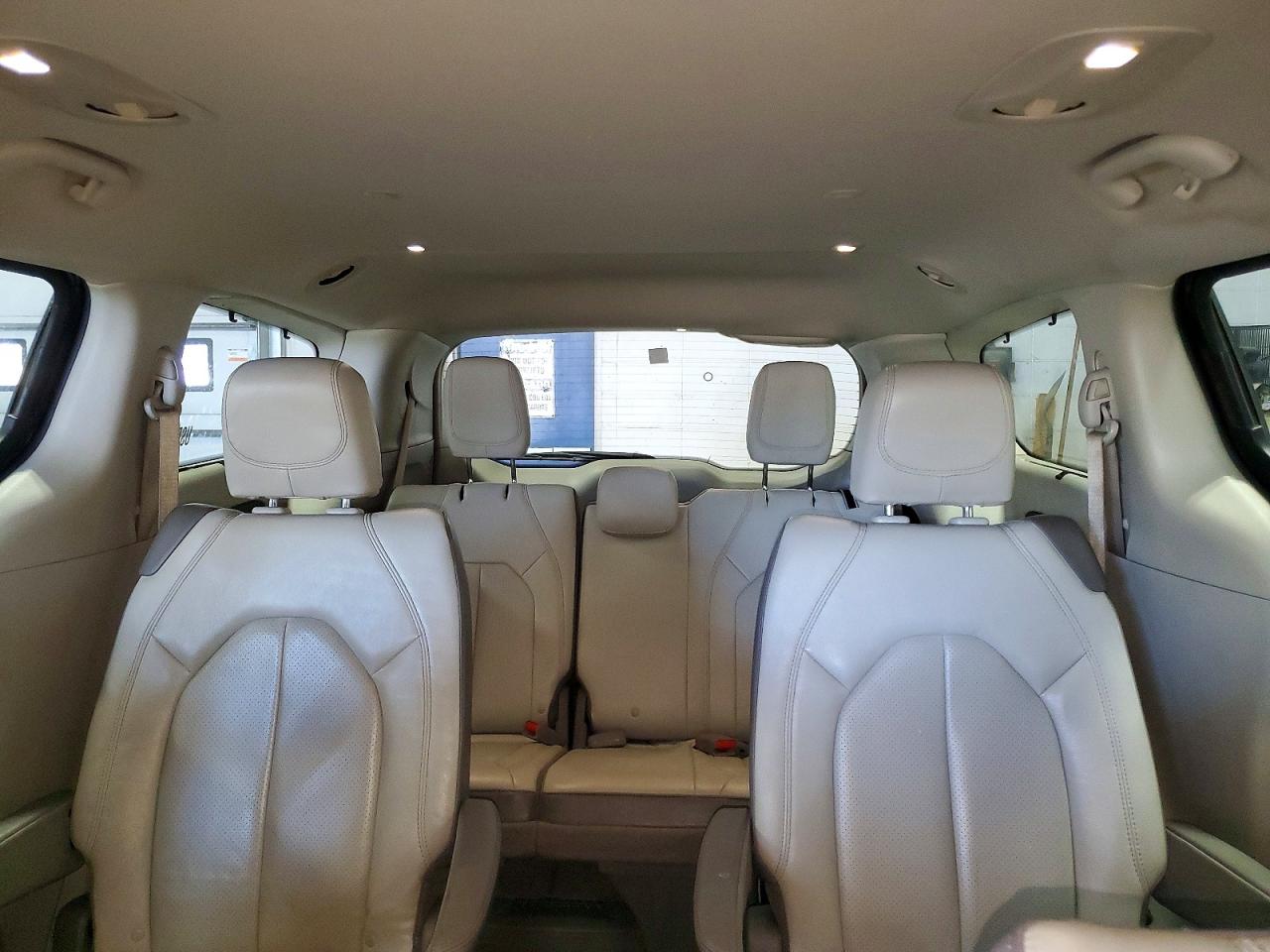 CHRYSLER PACIFICA 2019 — 11