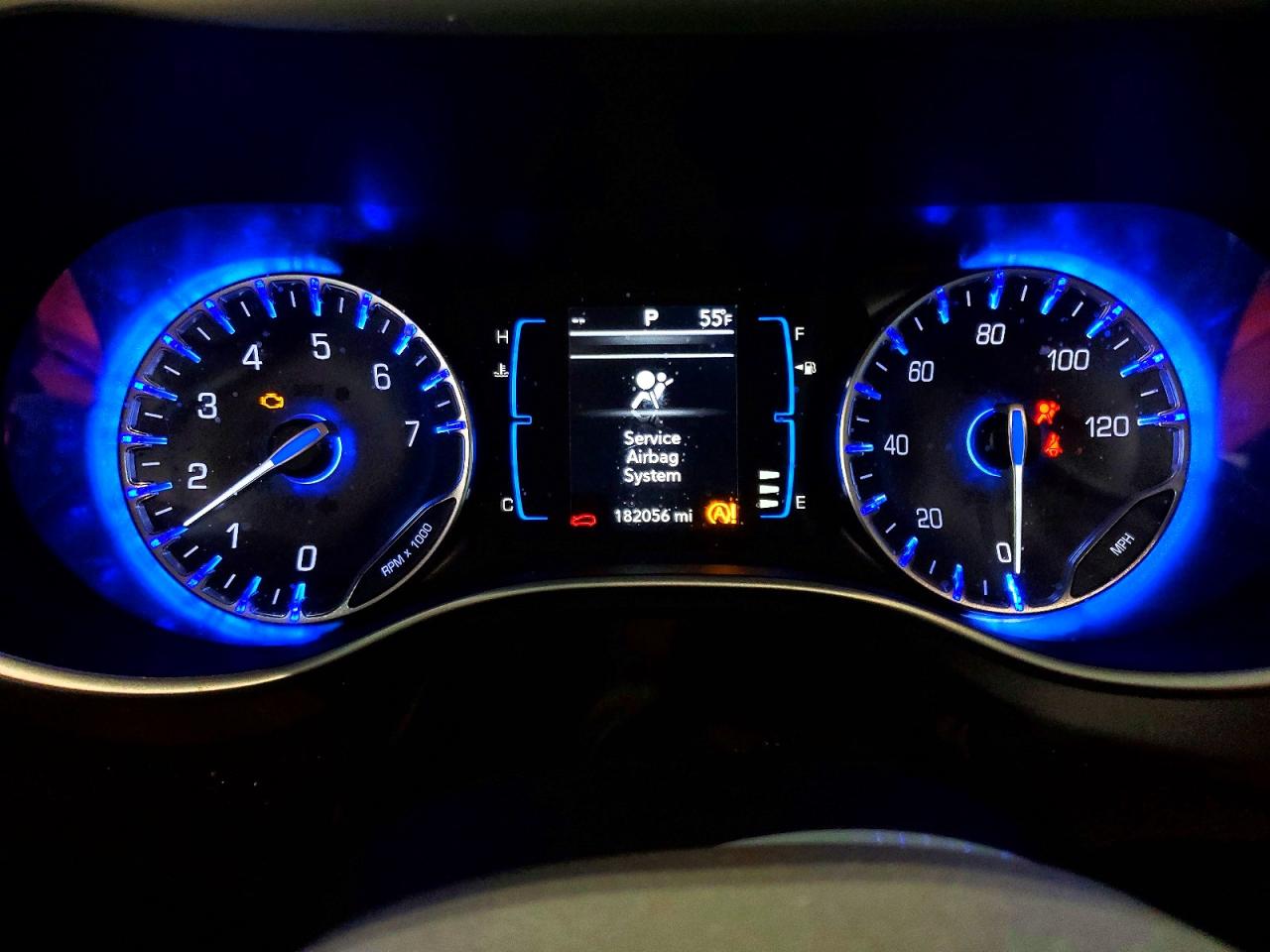 CHRYSLER PACIFICA 2019 — 10