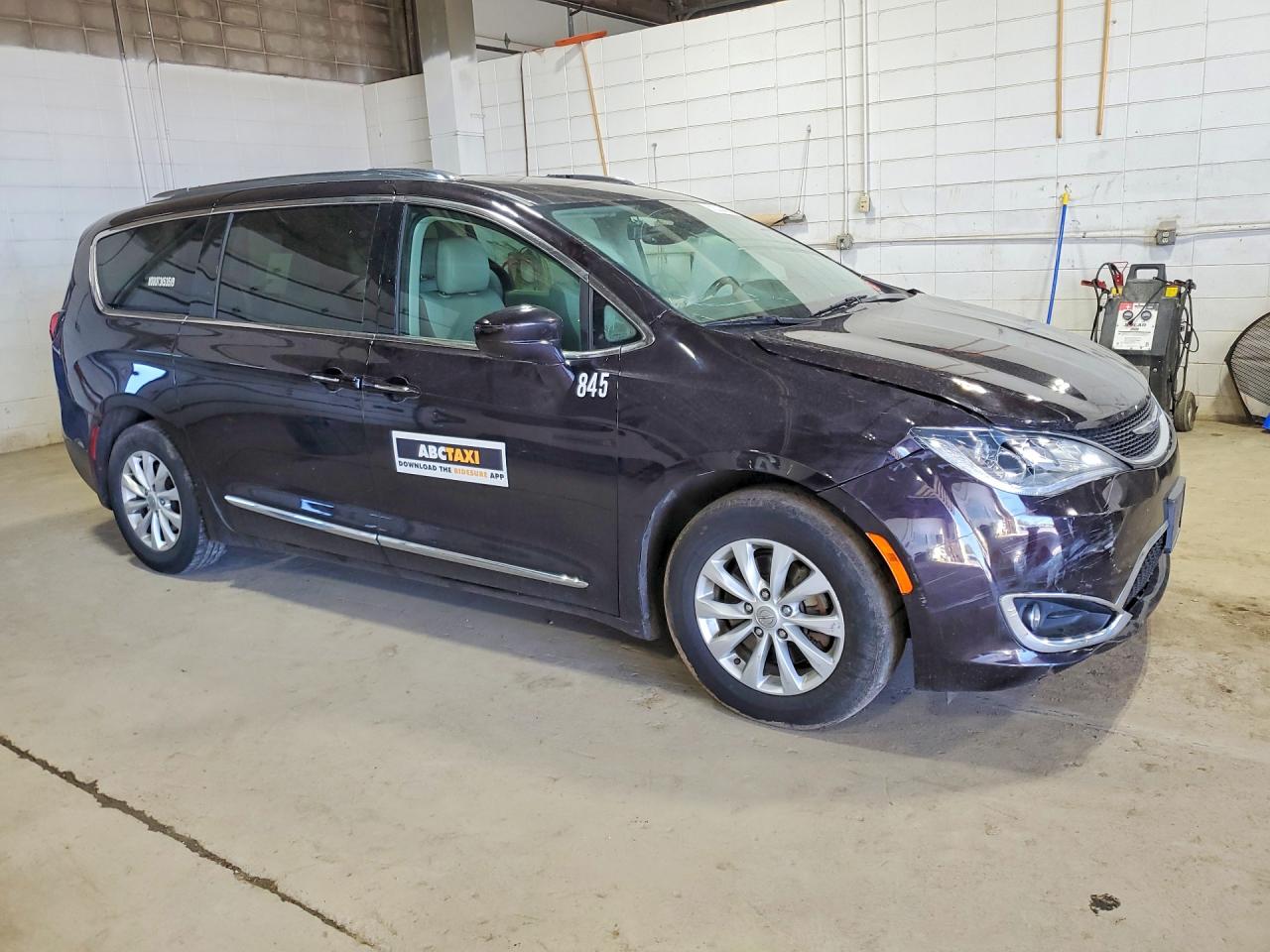 CHRYSLER PACIFICA 2019 — 5
