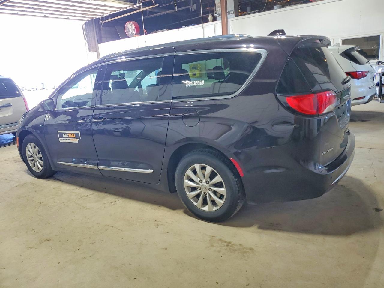 CHRYSLER PACIFICA 2019 — 3