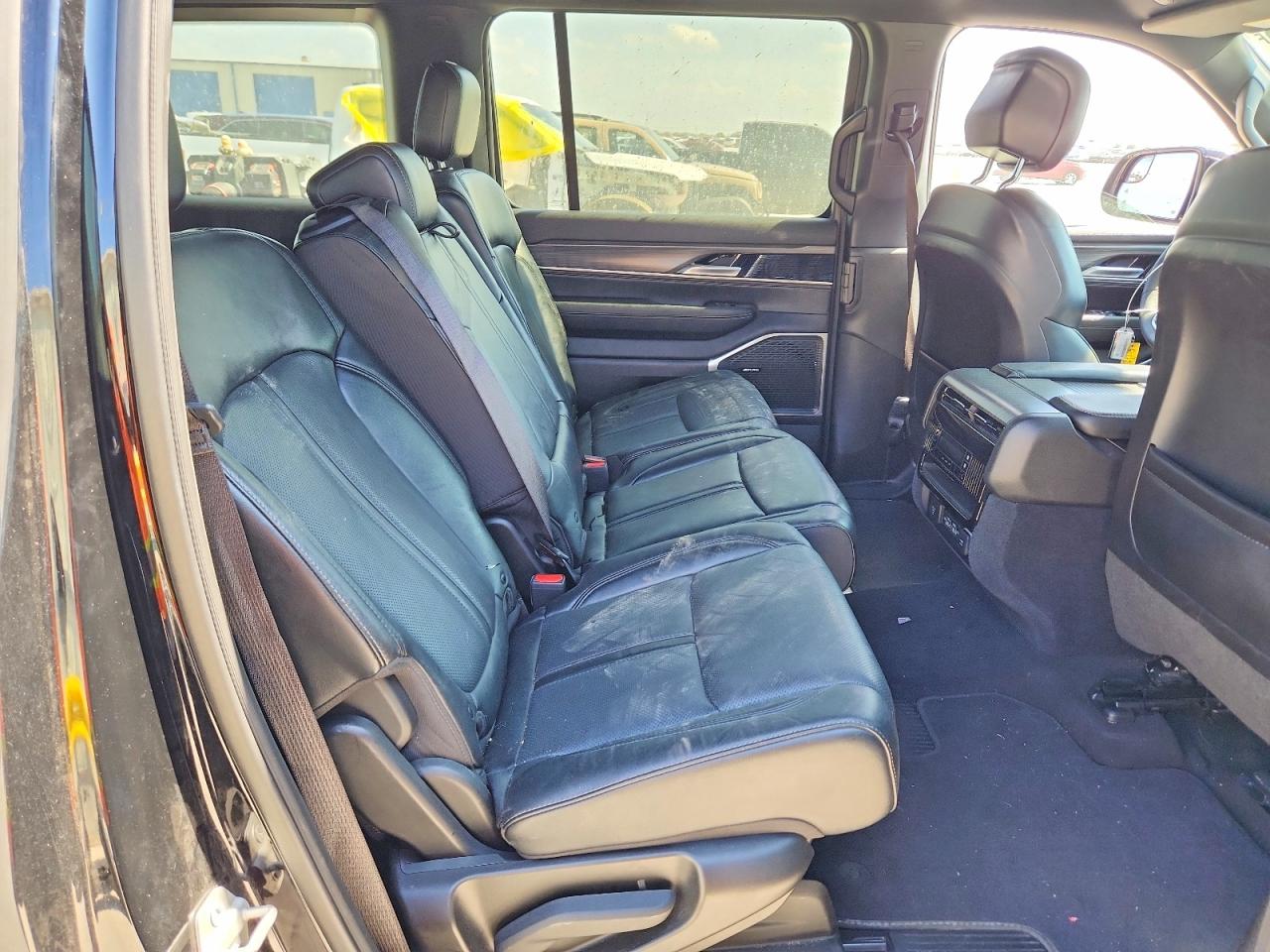 JEEP WAGONEER 2024 — 12