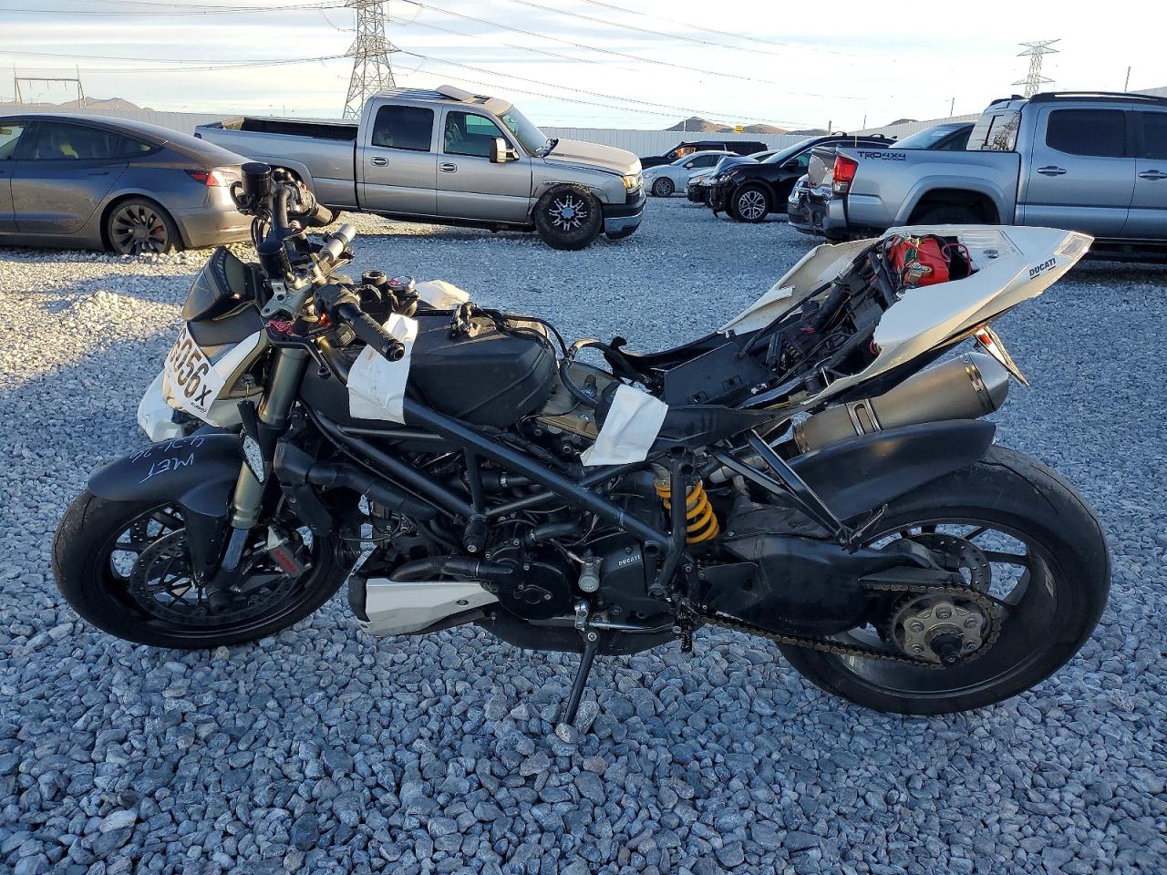 DUCATI STREETFIGHTER 2010 — 4