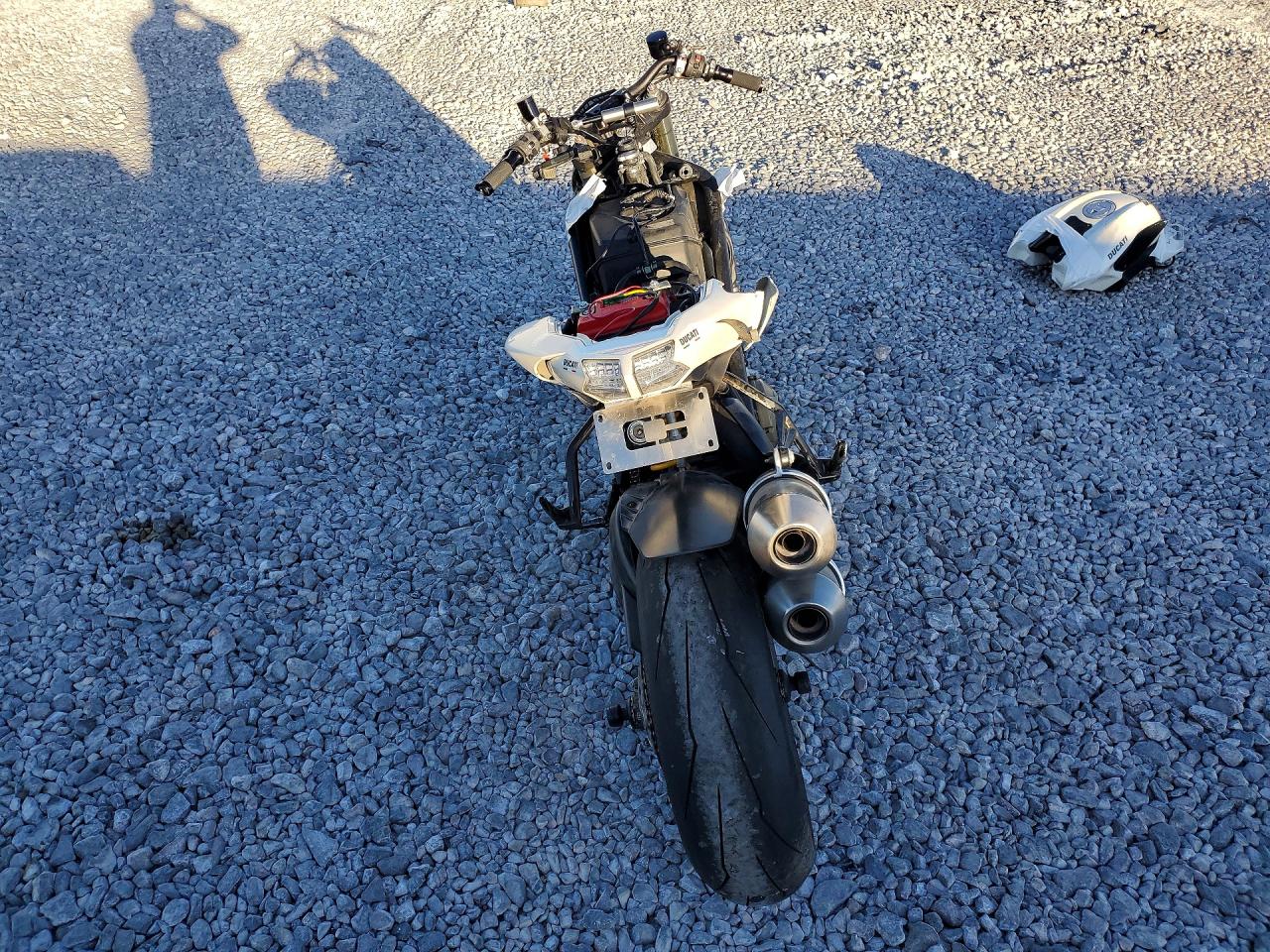 DUCATI STREETFIGHTER 2010 — 5