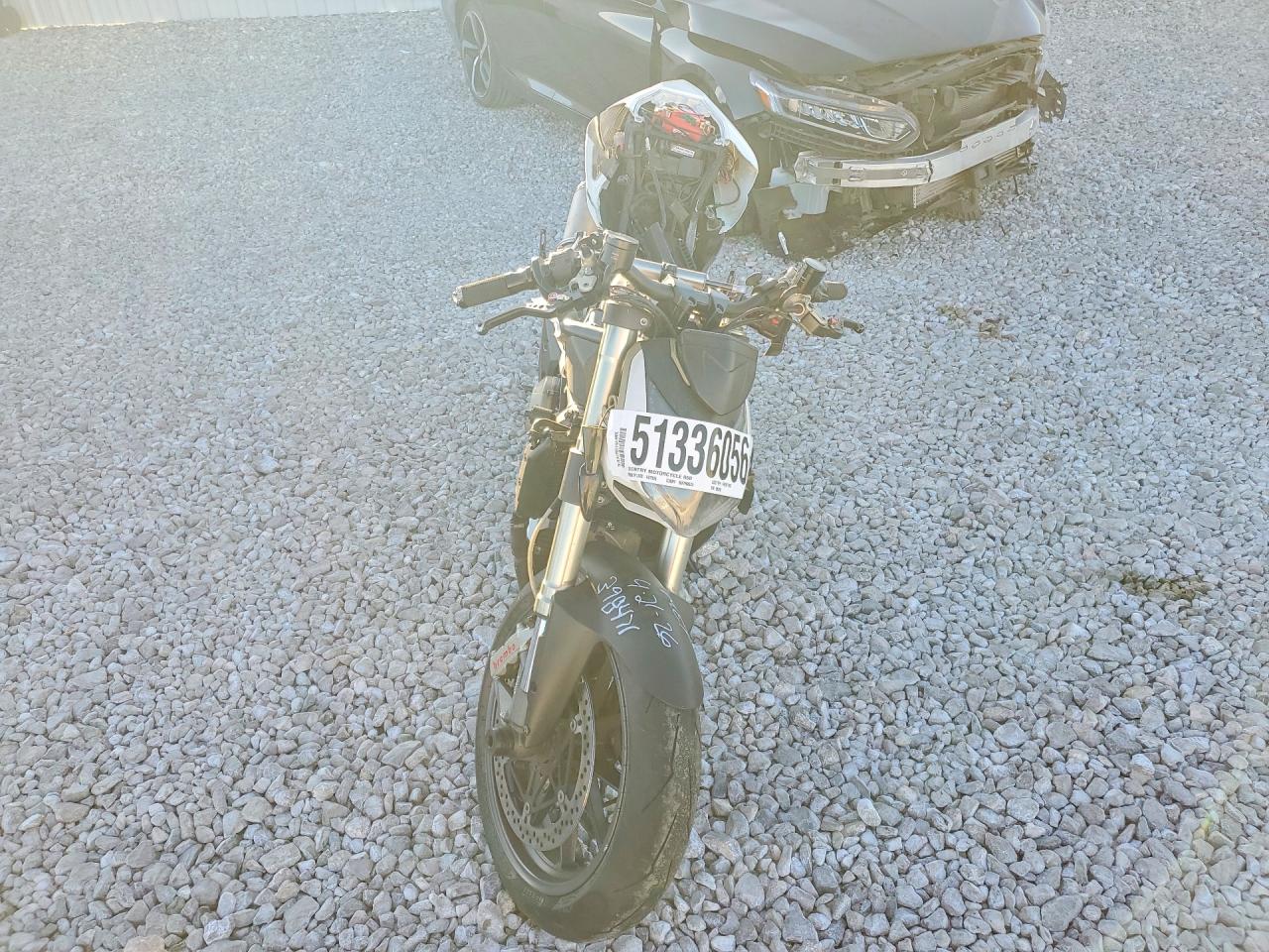 DUCATI STREETFIGHTER 2010 — 3