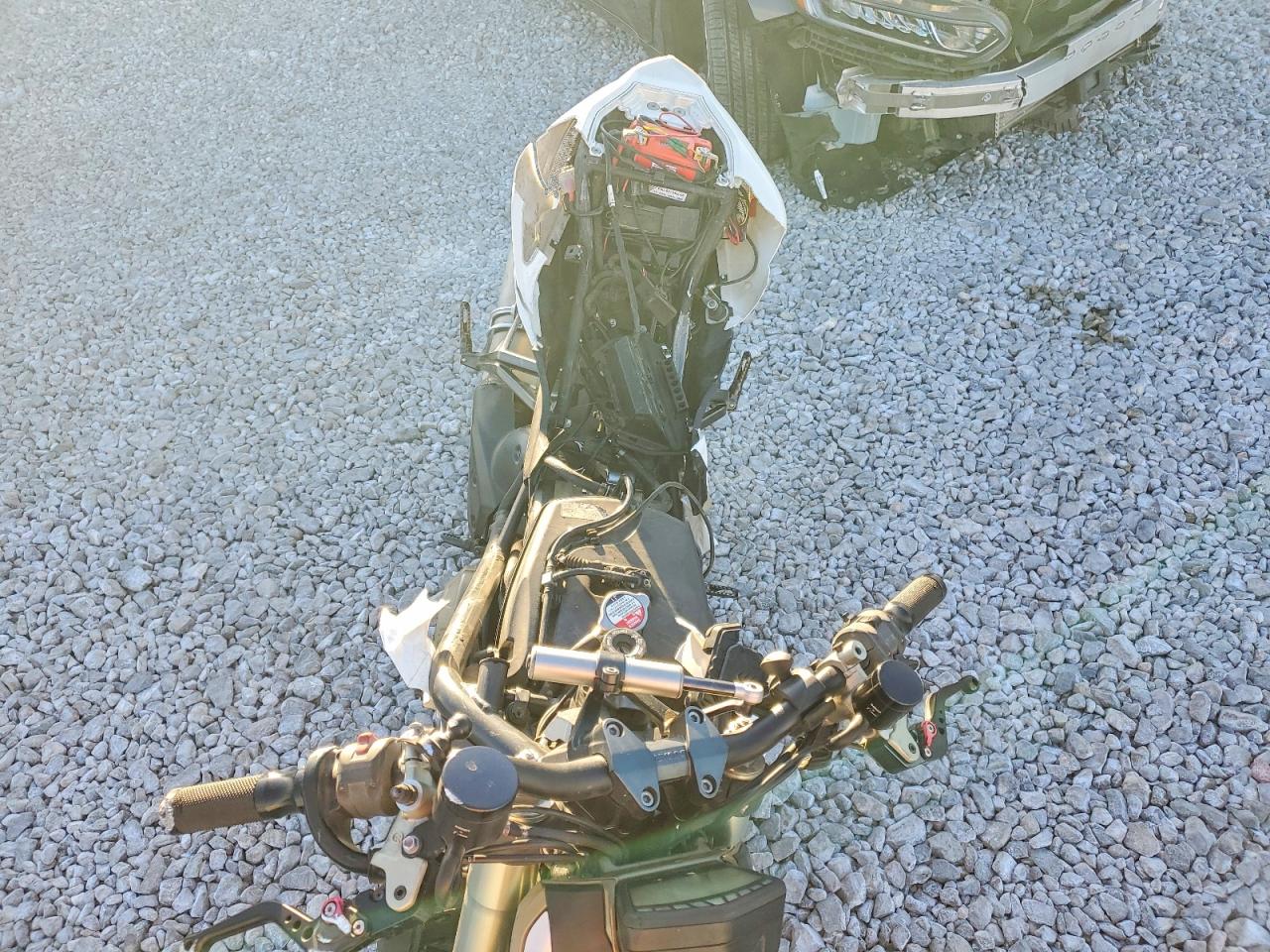 DUCATI STREETFIGHTER 2010 — 6